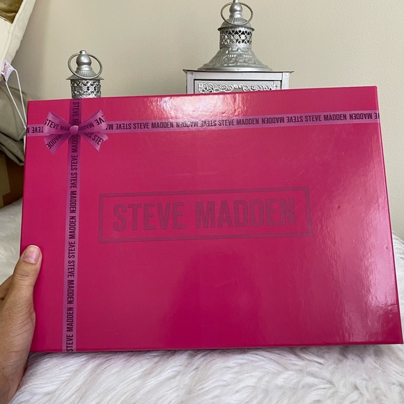 STEVE MADDEN PINK FLASH ZIP AROUND WALLET & KNIT SCARF - Picture 2 of 9